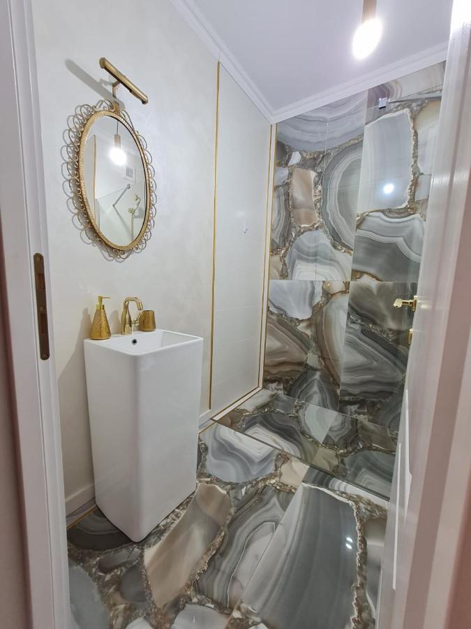 Apartament Larysse 오라데아 외부 사진